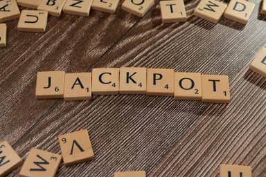 Slot cu jackpot zilnic – comparație RTP real vs. teoretic