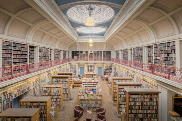 Sloturi în literatură și cultură pop românească