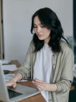 Ce schimbări aduce GEO 82/2023 asupra taxelor pentru sloturi online