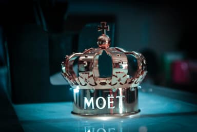 Shining Crown – regele EGT-ului: recenzie sinceră