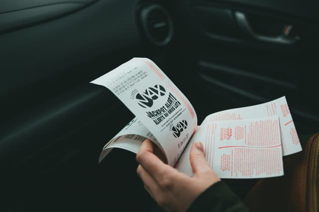 Viața după jackpot – cum îți menții echilibrul financiar